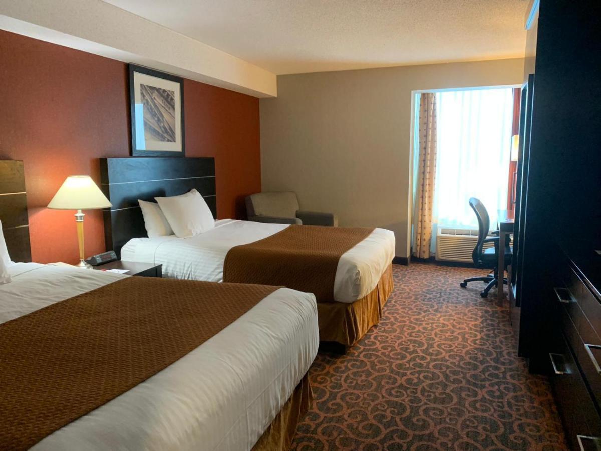 Ramada By Wyndham Niagara Falls/Fallsview Exterior photo