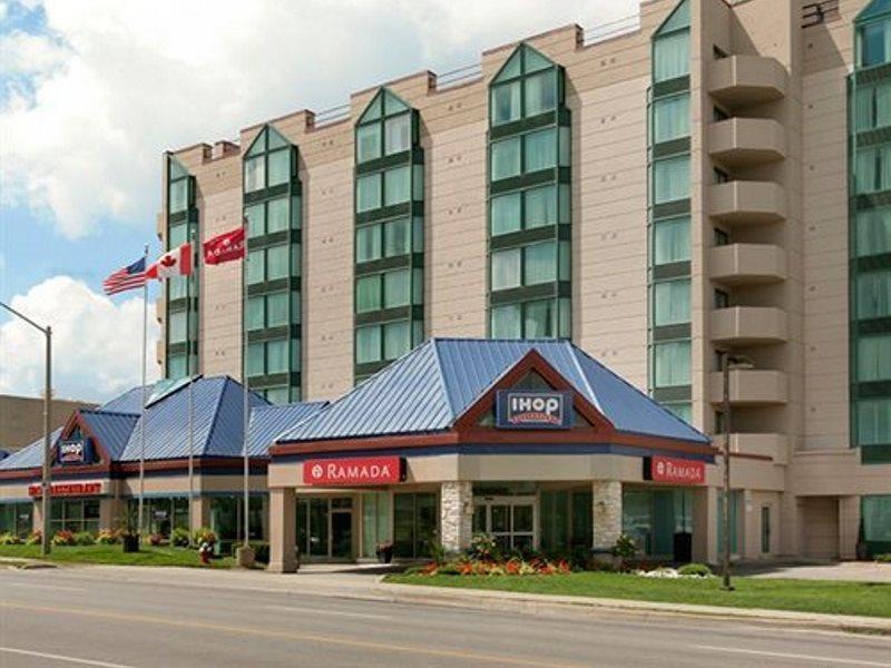 Ramada By Wyndham Niagara Falls/Fallsview Exterior photo