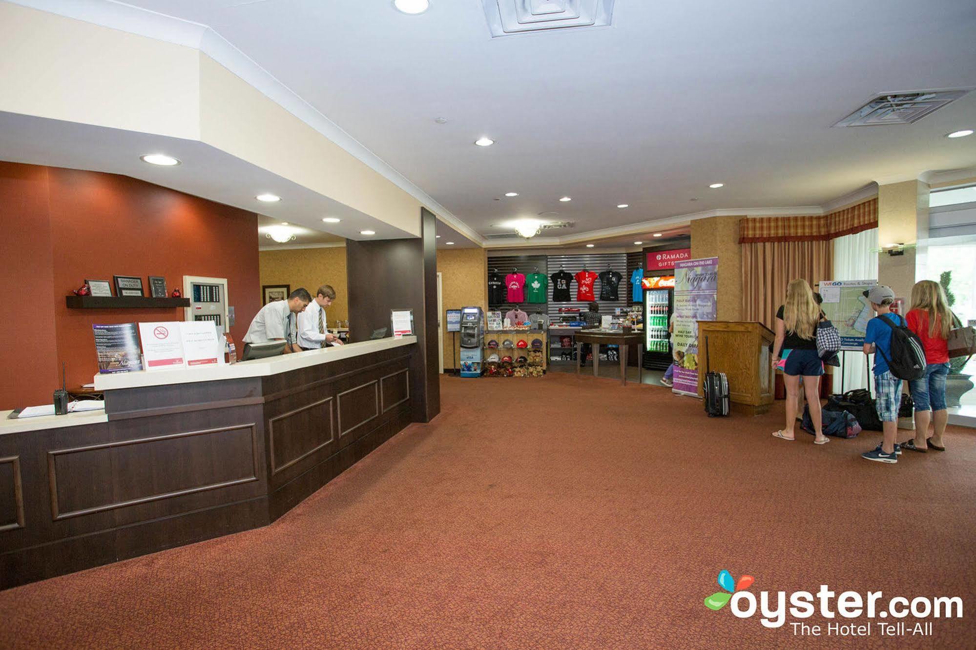Ramada By Wyndham Niagara Falls/Fallsview Exterior photo